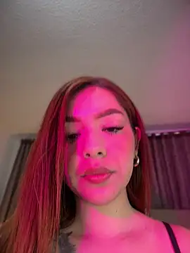 Snapshot of alana_gv chatting on 07.27.26 alana gv online show from 07.27.26