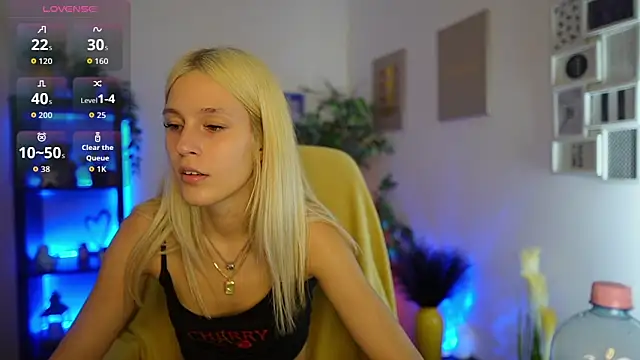 Snapshot of Luna_Grace18 chatting on 06.18.26 Luna Grace18 online show from 06.18.26