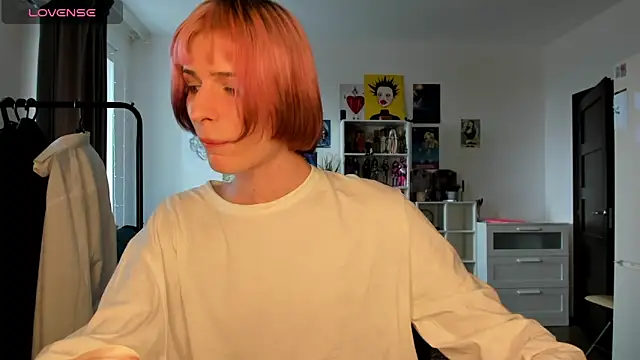 sweet peach    online show from 04.04.26