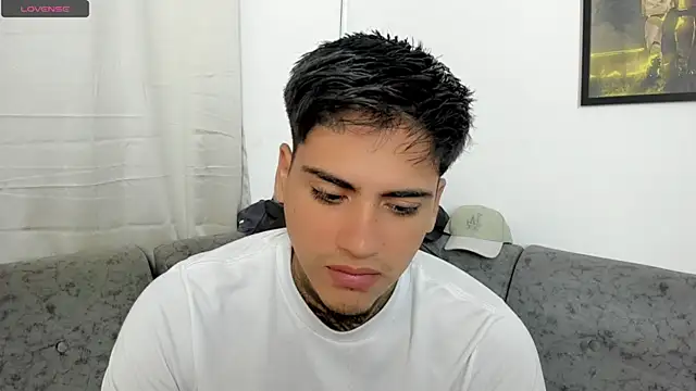 Snapshot of sweetlatinoboy chatting on 08.03.26 sweetlatinoboy online show from 08.03.26