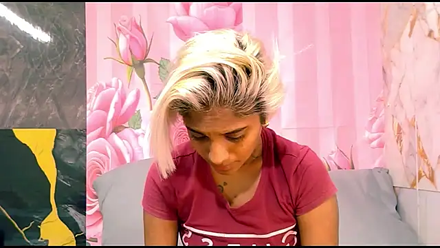 Snapshot of indian_barbie chatting on 04.12.26 indian barbie online show from 04.12.26