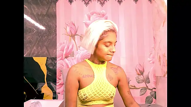 Snapshot of indian_barbie chatting on 04.19.26 indian barbie online show from 04.19.26