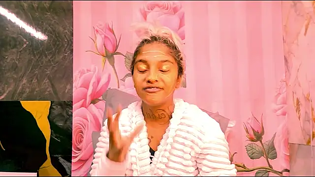 Snapshot of indian_barbie chatting on 04.24.26 indian barbie online show from 04.24.26