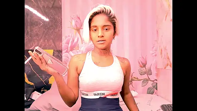 Snapshot of indian_barbie chatting on 04.26.26 indian barbie online show from 04.26.26