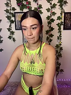 Snapshot of chloe_evans0 chatting on 05.31.26 chloe evans0 online show from 05.31.26