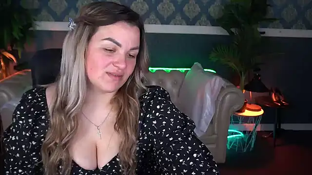 Snapshot of AlissyaGrayy chatting on 05.06.26 AlissyaGrayy online show from 05.06.26