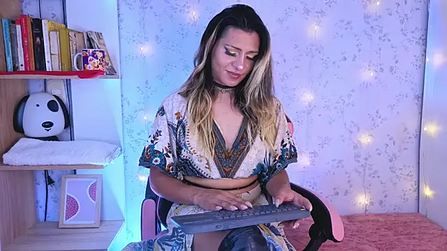  Alexaavandercloude online show from 07.18.26
