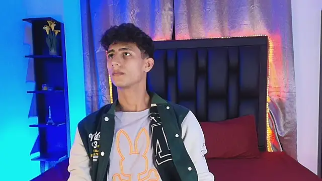 MaxiimoRomano  online show from 06.23.26