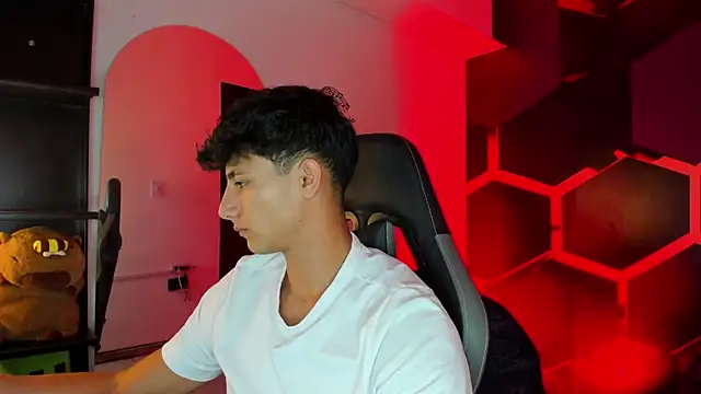 MaxiimoRomano  online show from 06.24.26