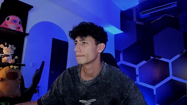 MaxiimoRomano  online show from 07.11.26