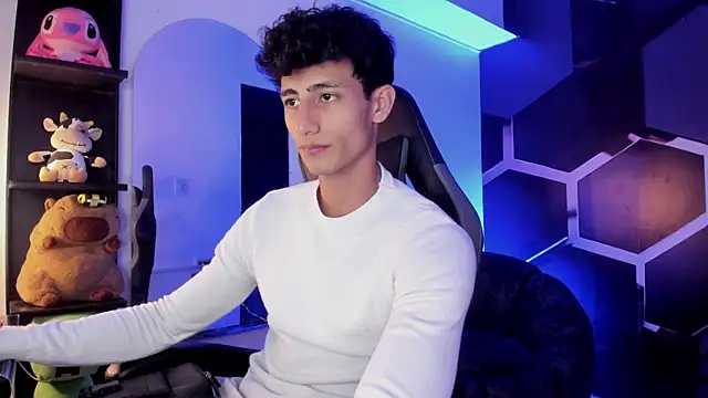 MaxiimoRomano  online show from 07.16.26