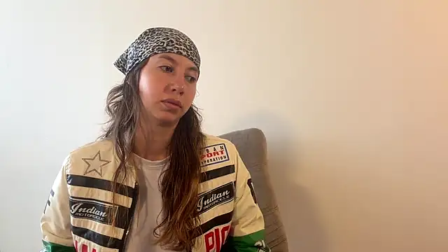 Snapshot of Julieta_Jol chatting on 05.26.26 Julieta Jol online show from 05.26.26