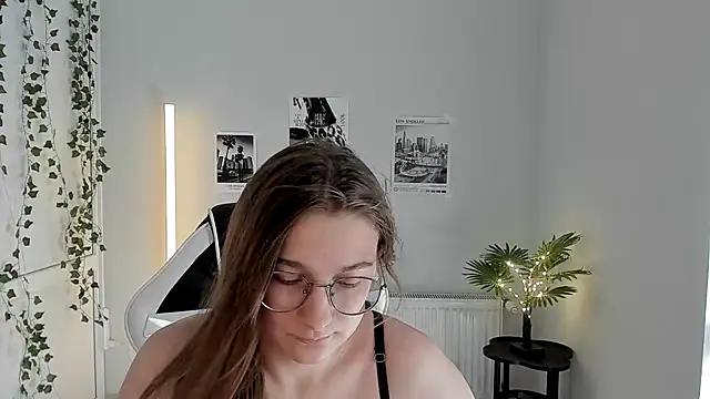 Mia kristal online show from 07.04.26