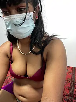 Snapshot of honeyi_babe chatting on 06.19.26 honeyi babe online show from 06.19.26