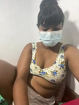 Snapshot of honeyi_babe chatting on 07.15.26 honeyi babe online show from 07.15.26