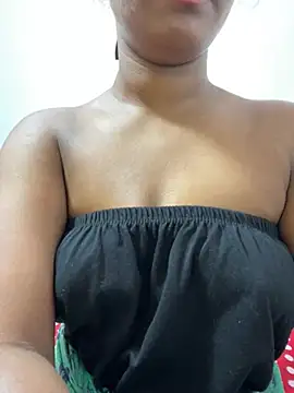 Snapshot of honeyi_babe chatting on 07.25.26 honeyi babe online show from 07.25.26