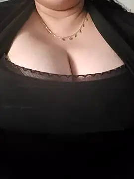 emiliecurvy83 online show from 03.24.26