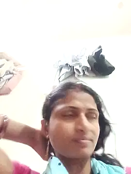 Snapshot of Leelaaji chatting on 03.31.26 Leelaaji online show from 03.31.26