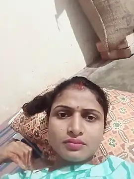 Snapshot of Leelaaji chatting on 05.18.26 Leelaaji online show from 05.18.26