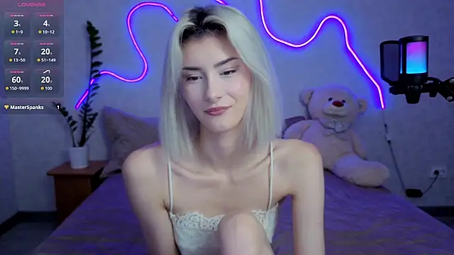 Snapshot of kittysocutie chatting on 06.29.26 kittysocutie online show from 06.29.26