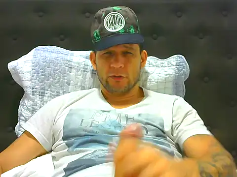 Snapshot of altenori chatting on 05.27.26 altenori online show from 05.27.26