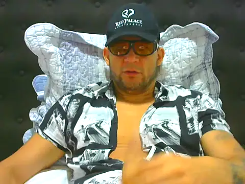 Snapshot of altenori chatting on 06.09.26 altenori online show from 06.09.26