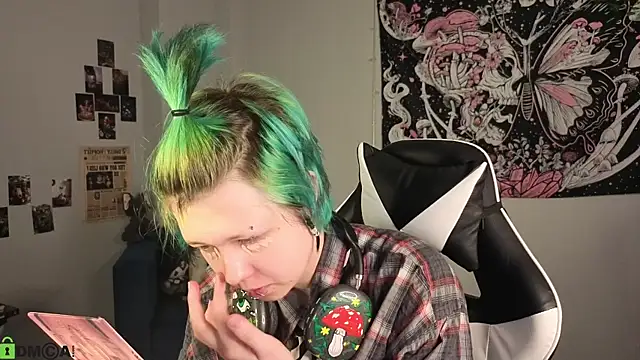 LittleKittenStar online show from 04.25.26