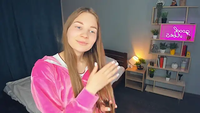 AndriaWhitford online show from 03.24.26