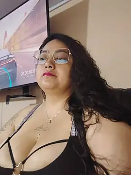 Snapshot of AvaRyd chatting on 06.26.26 AvaRyd online show from 06.26.26