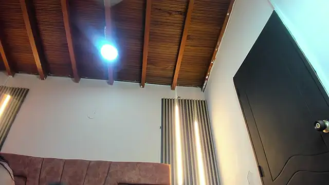 Lara Seduce online show from 04.24.26
