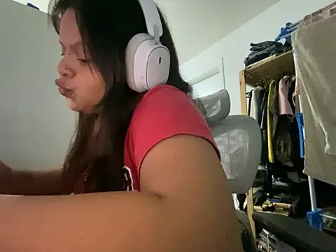 Snapshot of juel1sa chatting on 07.28.26 juel1sa online show from 07.28.26