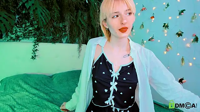 Kira  Cutie online show from 05.03.26