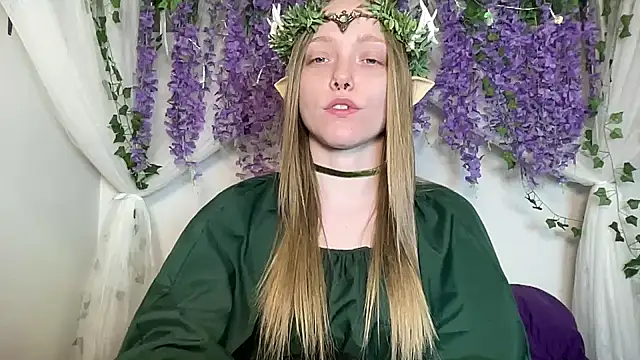 Snapshot of ElfGirlAna chatting on 03.27.26 ElfGirlAna online show from 03.27.26