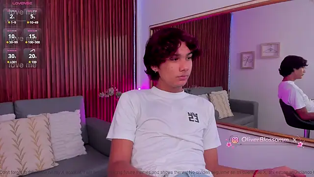 Snapshot of Oliver20__ chatting on 07.27.26 Oliver20 online show from 07.27.26