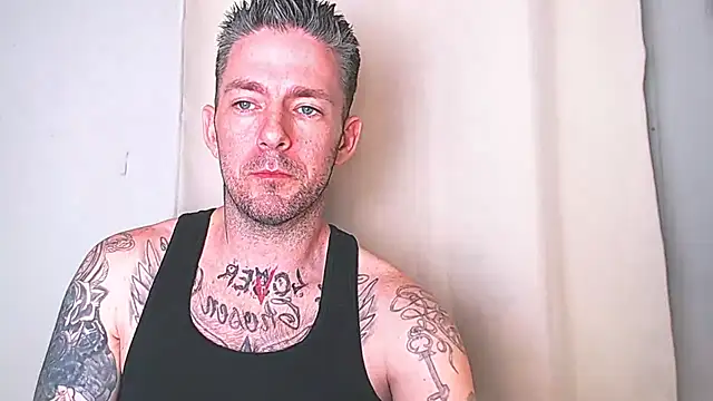 Snapshot of SkylarrGrey chatting on 03.20.26 SkylarrGrey online show from 03.20.26