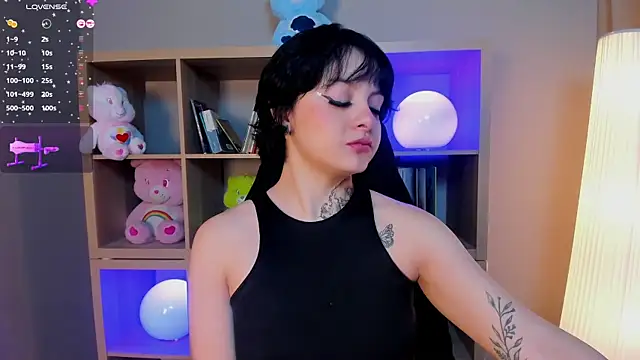  EmilyRouge  online show from 07.04.26