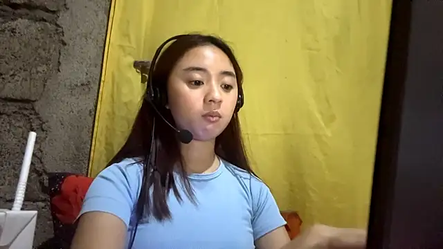 Snapshot of LenoraLacassagne chatting on 03.21.26 LenoraLacassagne online show from 03.21.26