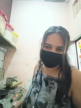 Snapshot of REENA-STRIP chatting on 05.16.26 REENA-STRIP online show from 05.16.26