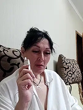 HelgaDennis online show from 06.17.26