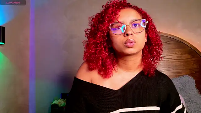 lara curly online show from 03.31.26