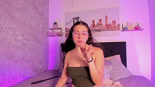 Snapshot of SofiaLujan_ chatting on 06.18.26 SofiaLujan online show from 06.18.26