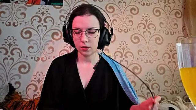 Snapshot of IsaSantella chatting on 03.25.26 IsaSantella online show from 03.25.26