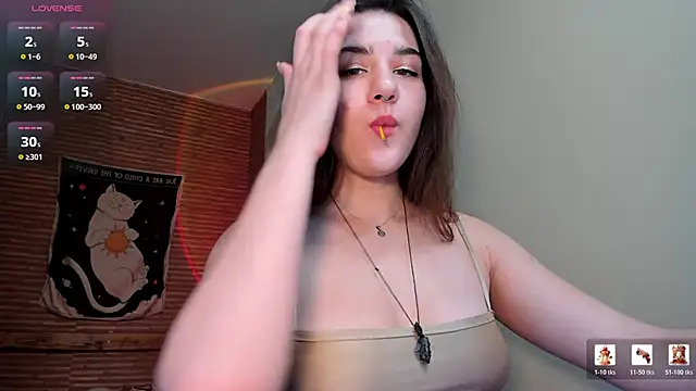 Snapshot of Elly__Green chatting on 04.22.26 Elly Green online show from 04.22.26