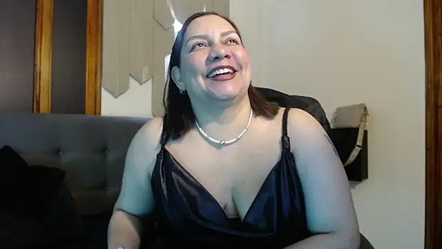 mia coral1 online show from 04.21.26