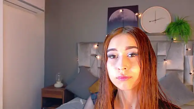 StarrMoon   online show from 04.22.26