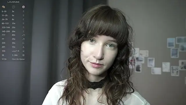 Snapshot of DellaLeck chatting on 05.11.26 DellaLeck online show from 05.11.26