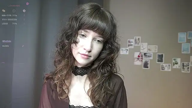 Snapshot of DellaLeck chatting on 05.28.26 DellaLeck online show from 05.28.26