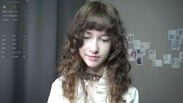 Snapshot of DellaLeck chatting on 06.11.26 DellaLeck online show from 06.11.26
