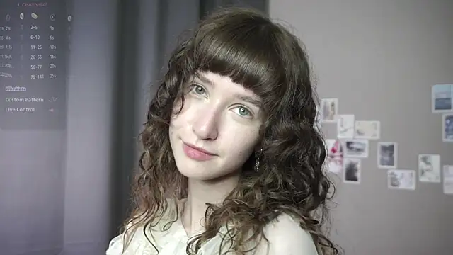 Snapshot of DellaLeck chatting on 06.20.26 DellaLeck online show from 06.20.26