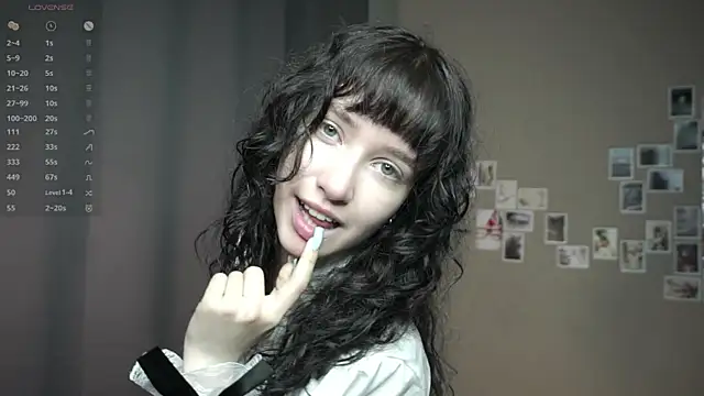 Snapshot of DellaLeck chatting on 06.28.26 DellaLeck online show from 06.28.26